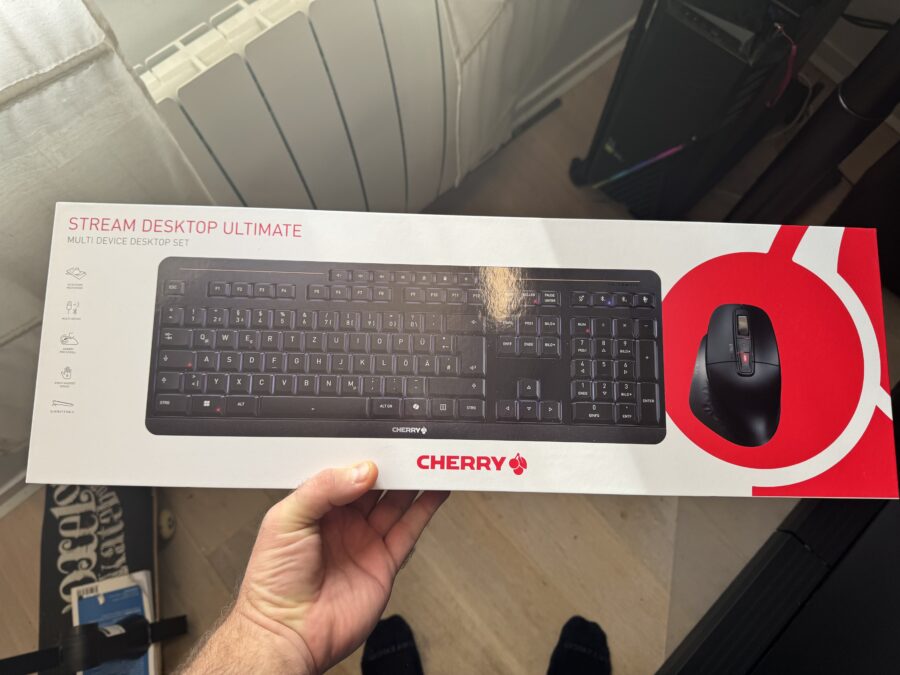 Le Cherry Desktop Ultimate dans sa boîte