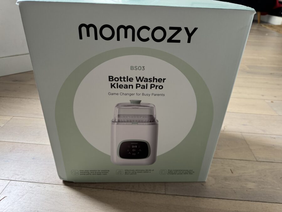 Le Momcozy KleanPal Pro dans sa boîte