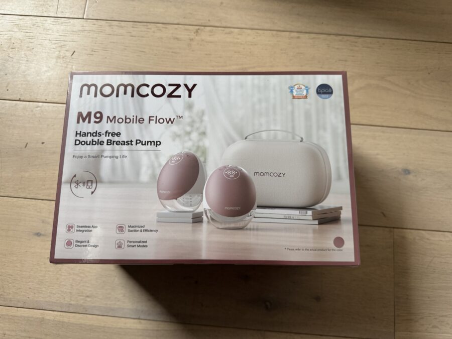 Le tire-lait portable Momcozy M9 Mobile Flow dans sa boîte