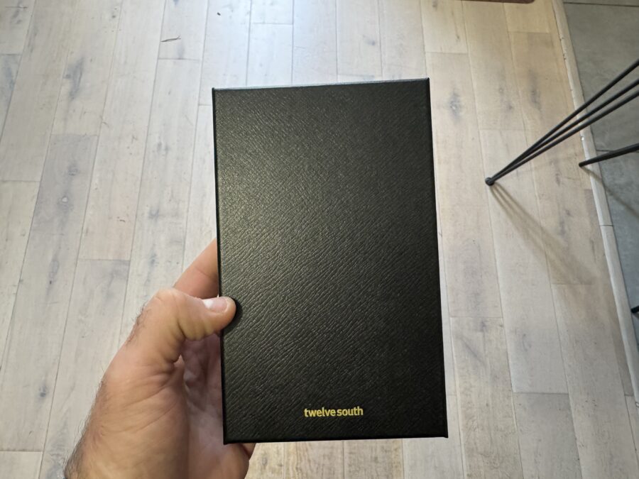 Une coque Twelve South dans sa boîte