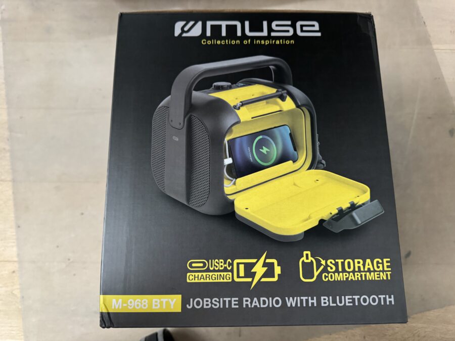 La face de la boîte de la Muse M-968 BTY