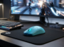 La souris SteelSeries Rival 3 Wireless dans un setup de gaming