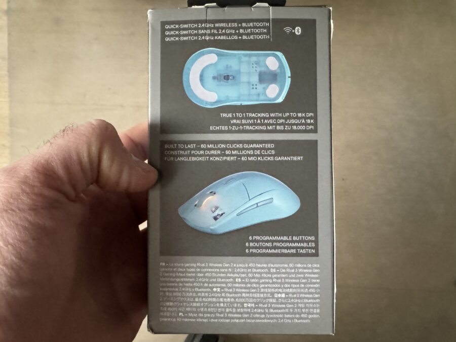 Le dos de la boîte de la SteelSeries Rival 3 Wireless