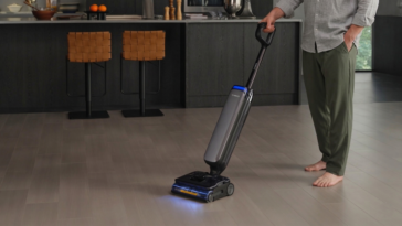 Le Tineco Floor One S9 Steam Artist Pro en plein usage