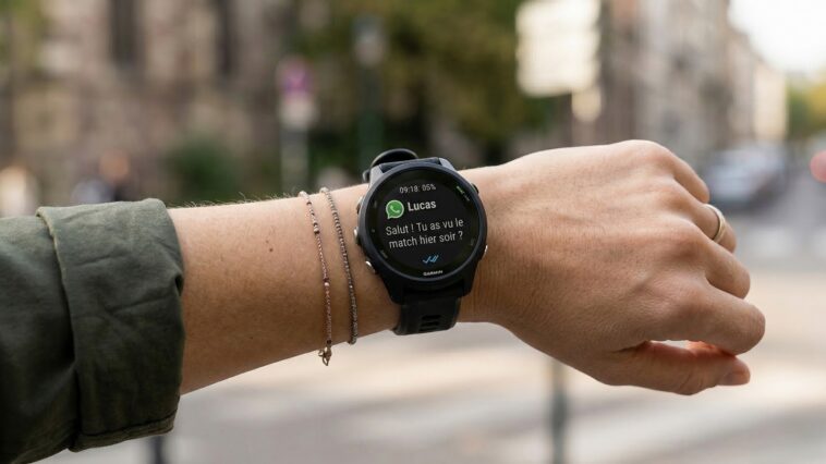 Messagerie au poignet : Whatsapp arrive chez Garmin