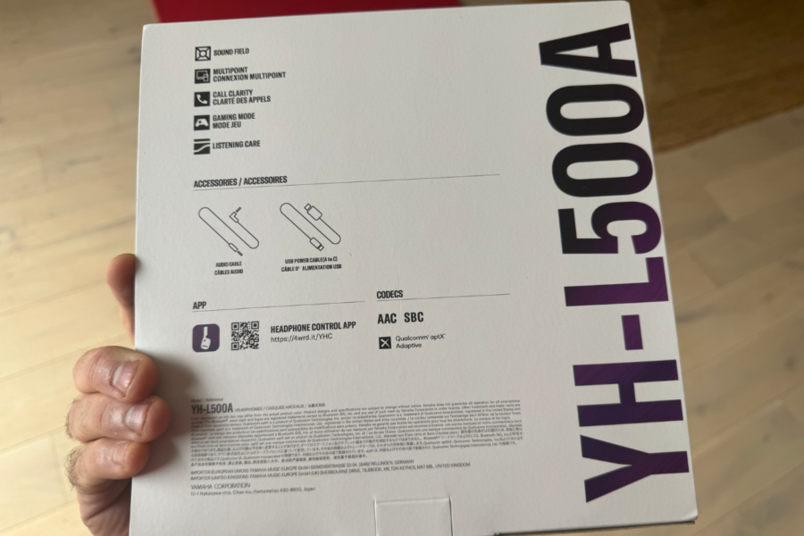 Le dos de la boîte du casque Yamaha YH-L500A