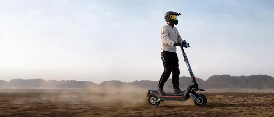 Voyager autrement cet été avec les trottinettes NAVEE