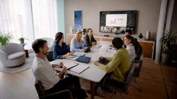 Réunions IA : Shure enrichit son offre pour Zoom Rooms
