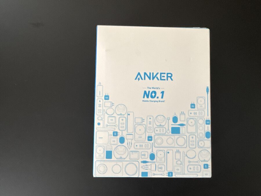 La boîte du chargeur Anker Zolo 140W.