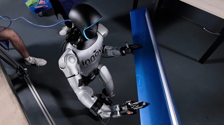 Novares et Innov8 testent la robotique humanoïde
