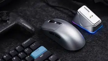 Souris Epomaker NEX Pro et son dock de chargement.