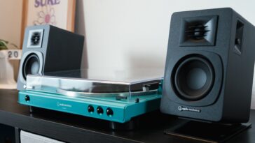 La platine Audio-Technica AT-LP60XBTTL vire au turquoise
