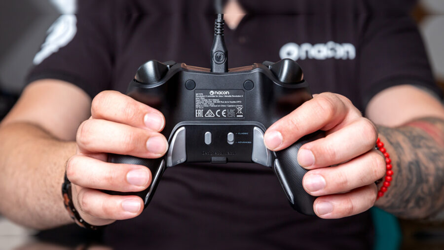 NACON REVOLUTION PRO X – SE : des joysticks réglables