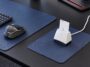 Le SMART TERMINAL ST-1150 posé sur un bureau à côté d'une souris et d'un clavier.