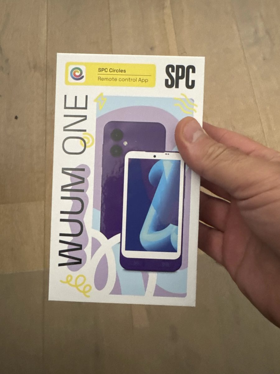 La façade de la boîte du smartphone pour enfants SPC WUUM ONE.